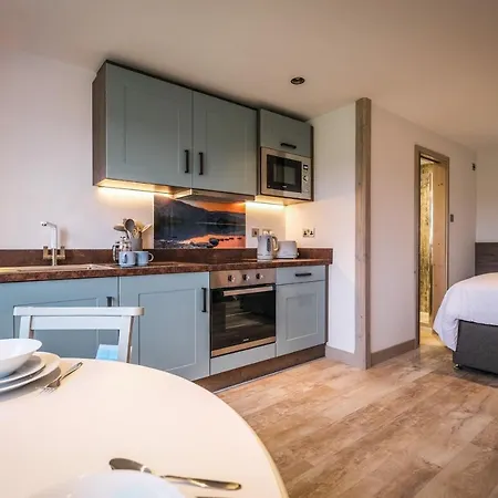 Holiday home Stones Throw *